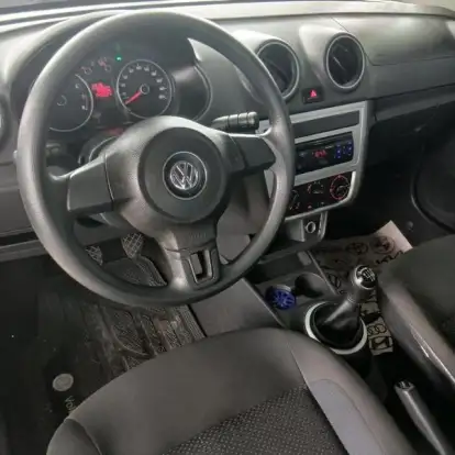 VOLKSWAGEN-VOYAGE-2015