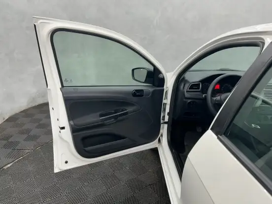 VOLKSWAGEN-VOYAGE-2021