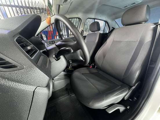 VOLKSWAGEN-VOYAGE-2022