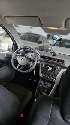 VOLKSWAGEN-VOYAGE-2017