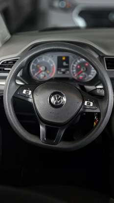 VOLKSWAGEN-VOYAGE-2017