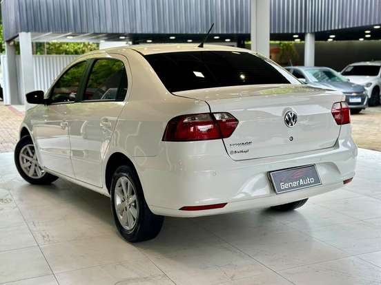 VOLKSWAGEN-VOYAGE-2014