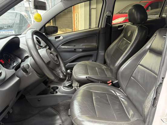 VOLKSWAGEN-VOYAGE-1.0 MI CITY 8V FLEX 4P MANUAL VOLKSWAGEN-VOYAGE-2014