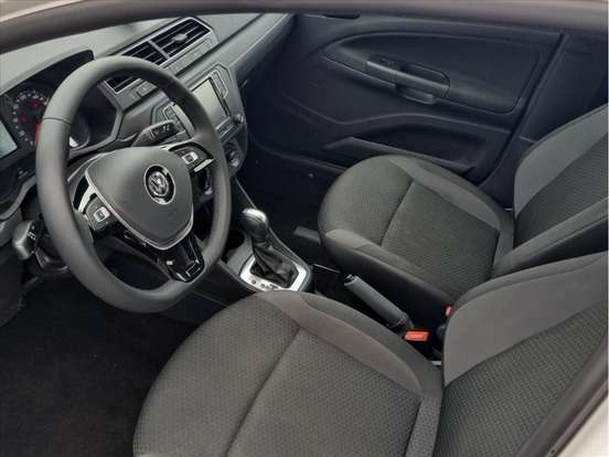 VOLKSWAGEN-VOYAGE-2019