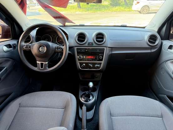 VOLKSWAGEN-VOYAGE-2014