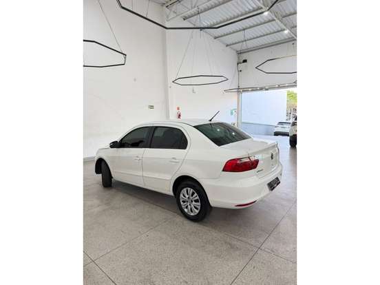 VOLKSWAGEN-VOYAGE-2014