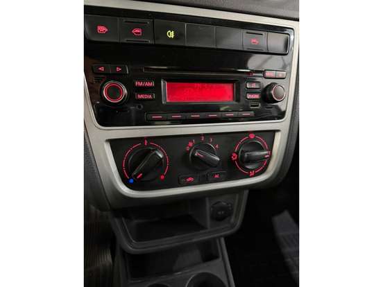 VOLKSWAGEN-VOYAGE-1.6 MI TRENDLINE 8V FLEX 4P MANUAL VOLKSWAGEN-VOYAGE-2014