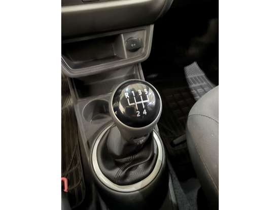 VOLKSWAGEN-VOYAGE-2014