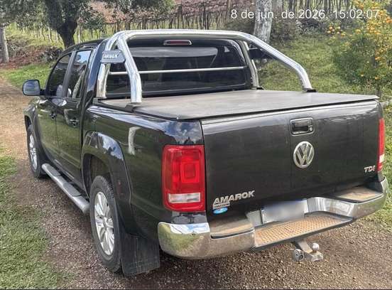 VOLKSWAGEN-AMAROK-2011
