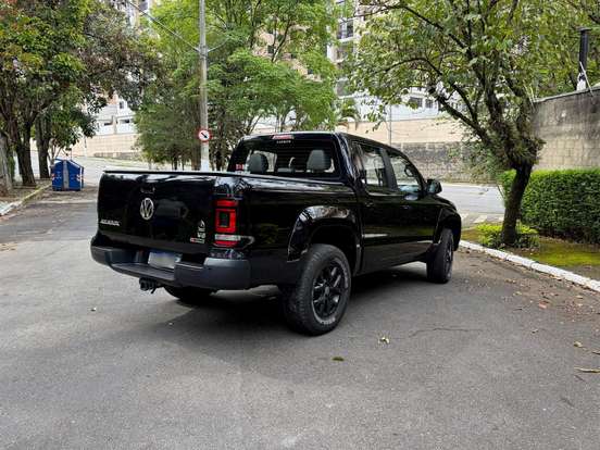 VOLKSWAGEN-AMAROK-2021
