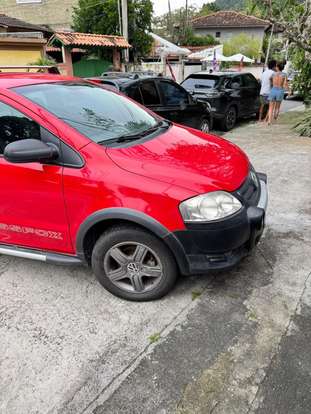 VOLKSWAGEN-CROSSFOX-2010