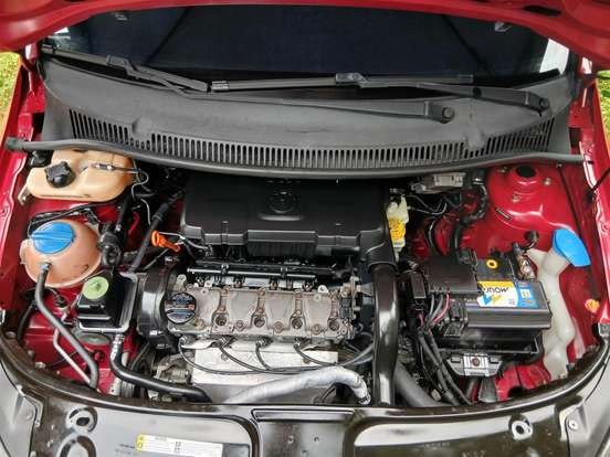 VOLKSWAGEN-FOX-2012