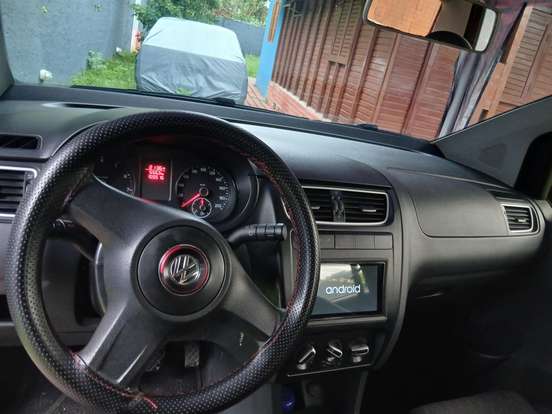 VOLKSWAGEN-FOX-2012
