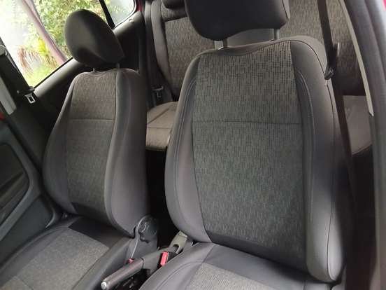 VOLKSWAGEN-FOX-2012