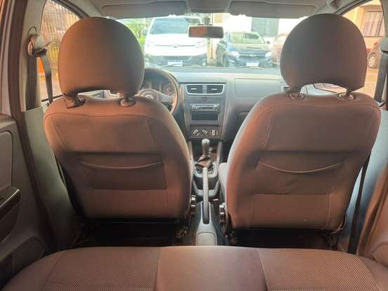 VOLKSWAGEN-FOX-2010
