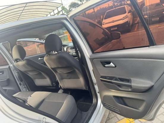 VOLKSWAGEN-FOX-1.0 MI 8V FLEX 4P MANUAL VOLKSWAGEN-FOX-2010