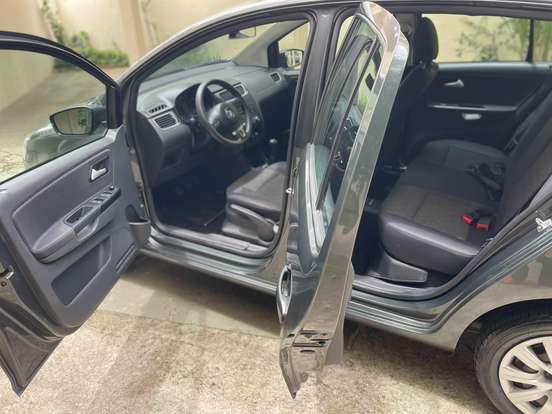 VOLKSWAGEN-FOX-2012