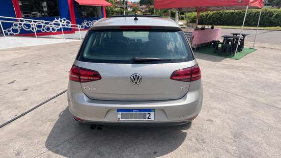 VOLKSWAGEN-GOLF-2017