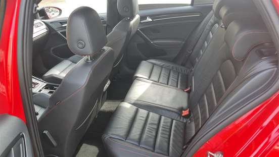 VOLKSWAGEN-GOLF-2014