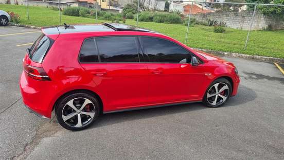 VOLKSWAGEN-GOLF-2014