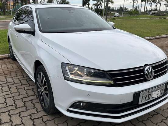 VOLKSWAGEN-JETTA-1.4 16V TSI COMFORTLINE GASOLINA 4P TIPTRONIC VOLKSWAGEN-JETTA-2017