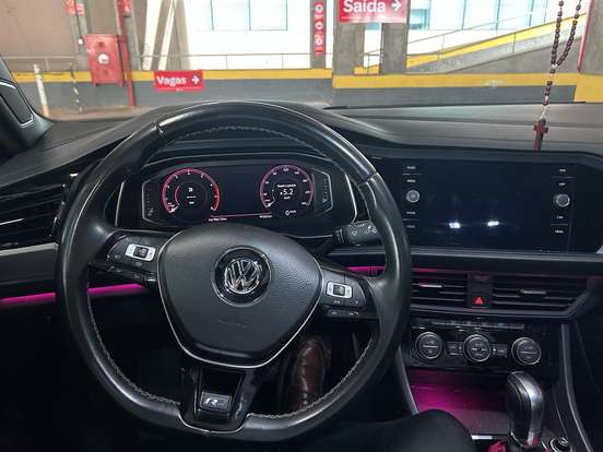 VOLKSWAGEN-JETTA-2018