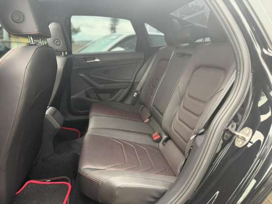 VOLKSWAGEN-JETTA-2024