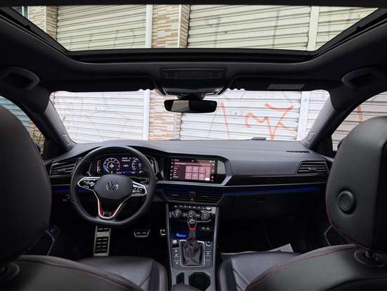 VOLKSWAGEN-JETTA-2023