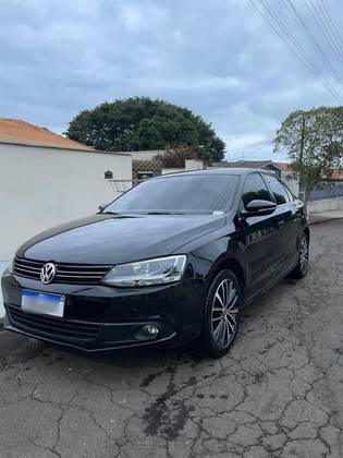 VOLKSWAGEN JETTA 2.0 COMFORTLINE FLEX 4P TIPTRONIC