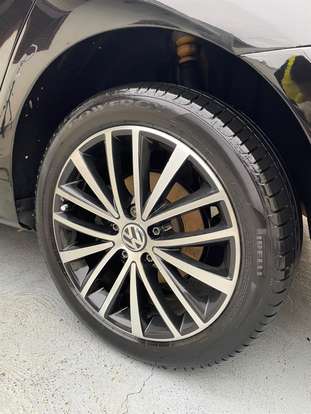 VOLKSWAGEN-JETTA-2011