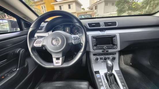VOLKSWAGEN-PASSAT-2013