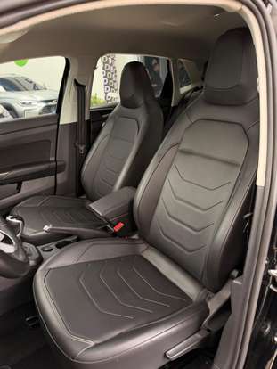 VOLKSWAGEN-POLO-2023