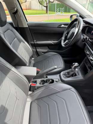 VOLKSWAGEN-POLO-2023