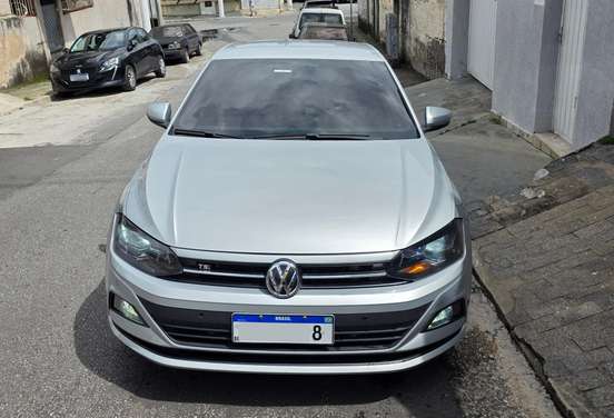 VOLKSWAGEN-POLO-2017