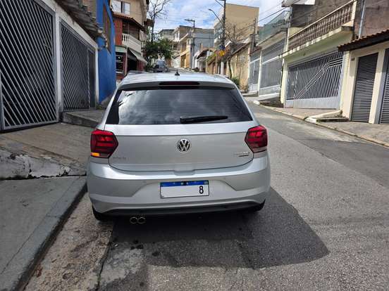 VOLKSWAGEN-POLO-2017