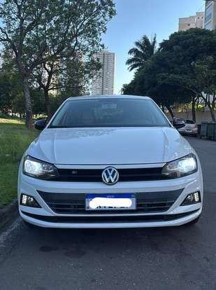 VOLKSWAGEN-POLO-2019
