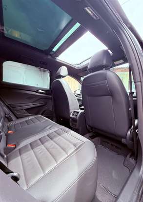 VOLKSWAGEN-TAOS-2023