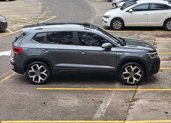 VOLKSWAGEN-TAOS-2025