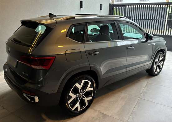 VOLKSWAGEN-TAOS-2025