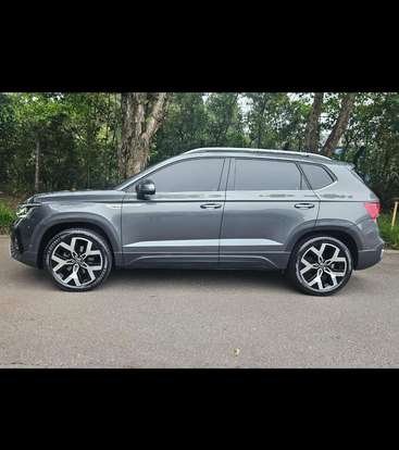 VOLKSWAGEN-TAOS-2025