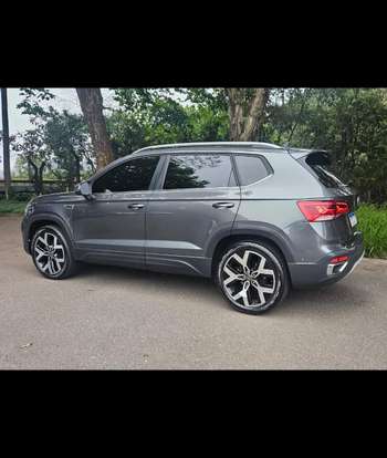 VOLKSWAGEN-TAOS-2025