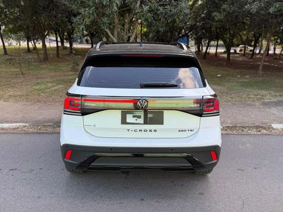 VOLKSWAGEN-T-CROSS-2024