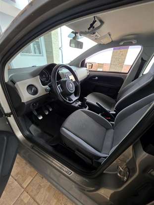 VOLKSWAGEN-UP-2016