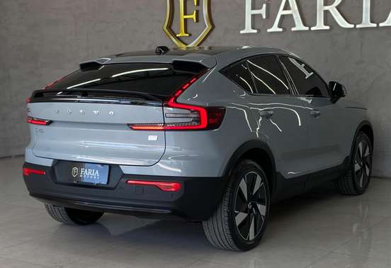 VOLVO-C40-2023