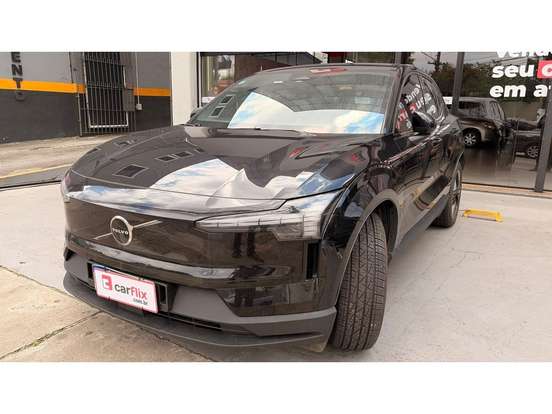 VOLVO-EX30-2024