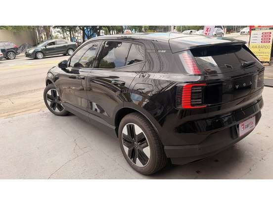 VOLVO-EX30-2024