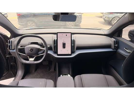 VOLVO-EX30-2024