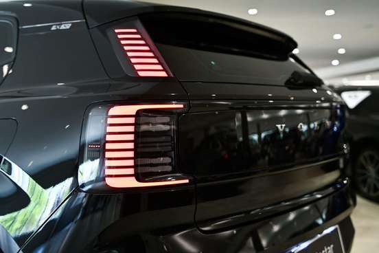 VOLVO-EX30-2024