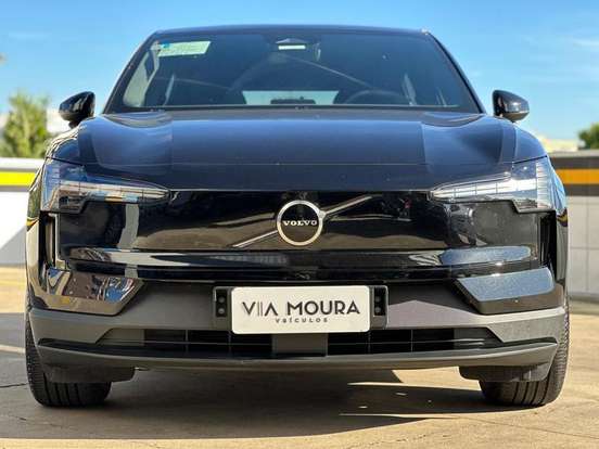 VOLVO-EX30-2024