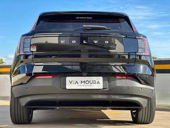 VOLVO-EX30-2024